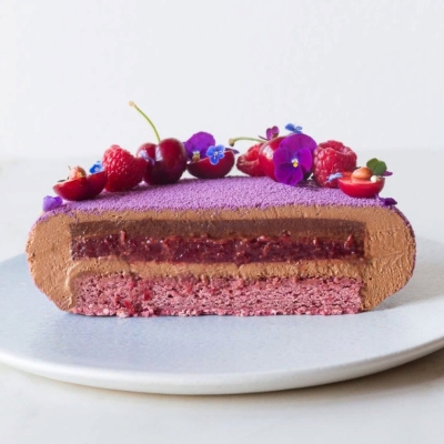 Муссовый торт “Вишня-малина-шоколад”