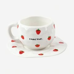 Набор чашка и блюдце из керамики "Клубнички" 300 мл 